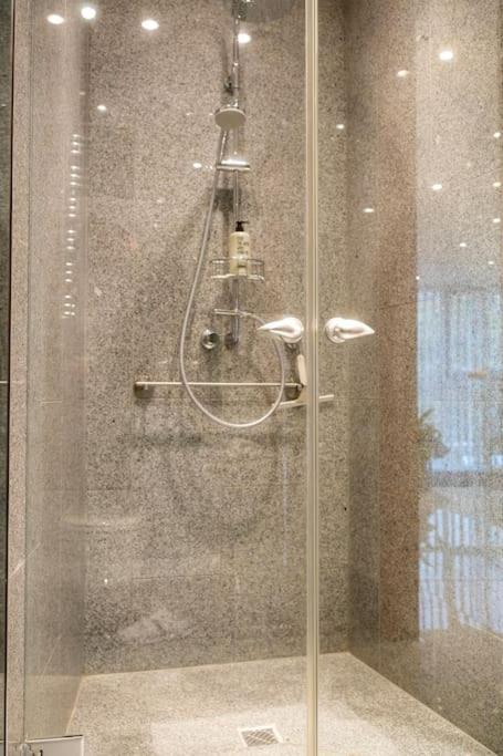 Exklusive Stadtoase Design-Wohnung - Panoramablick 科布倫茨 外观 照片